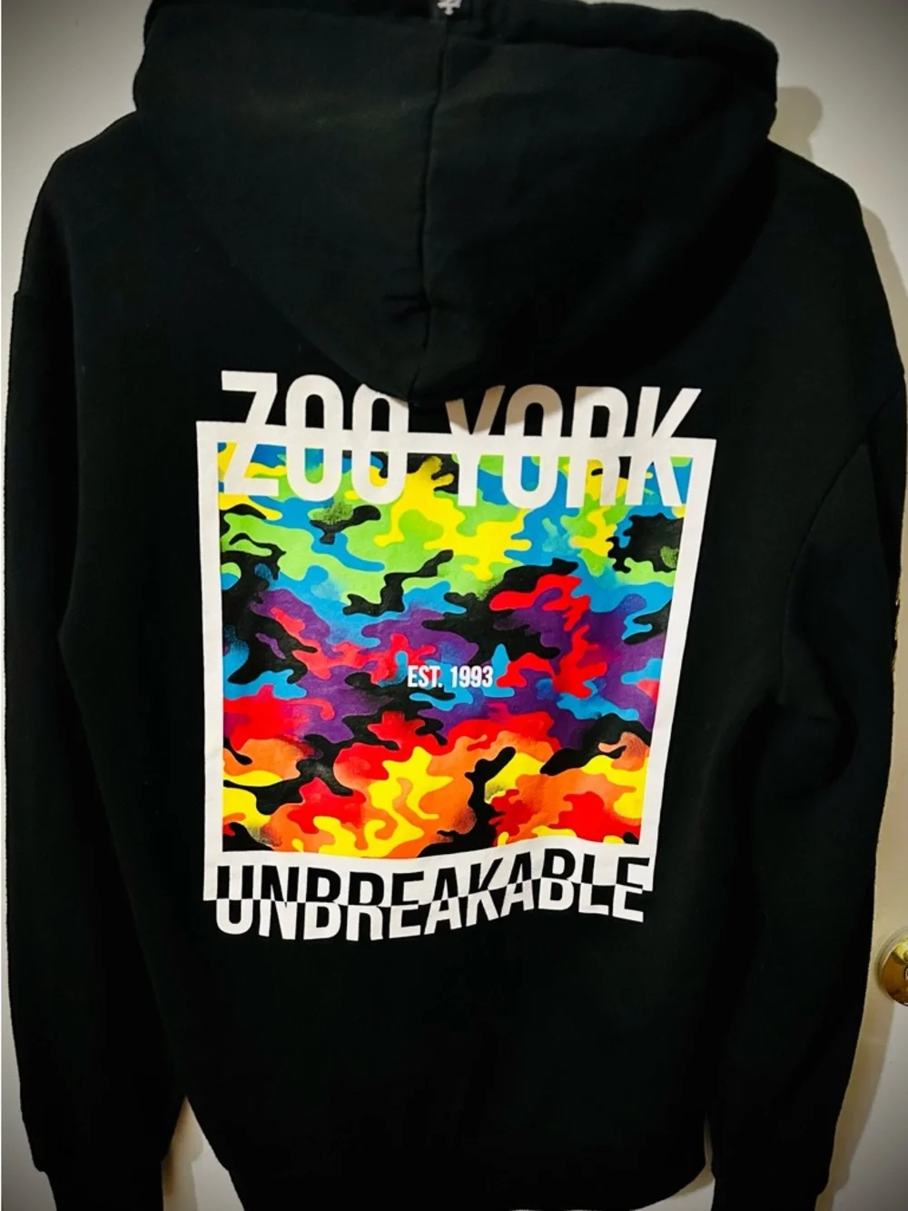 Zoo York Black Hoodie with Vibrant Multicolor Camo Back Print - Picture 1 of 2